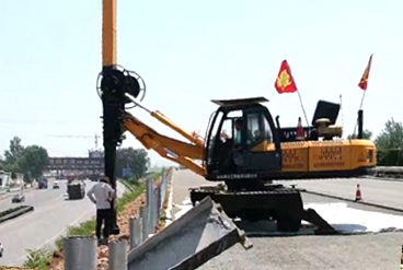 轮式旋挖钻机助力国家公路建设